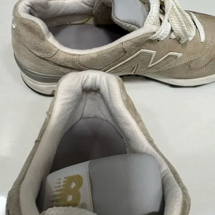 [BUNJANG] New Balance 1400 Beige 255 / 뉴발란스 1400 베이지 255