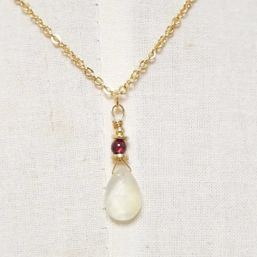 [BUNJANG] Green Grape Prehnite Raw Stone Necklace / 청포도 프레나이트 원석 목걸이