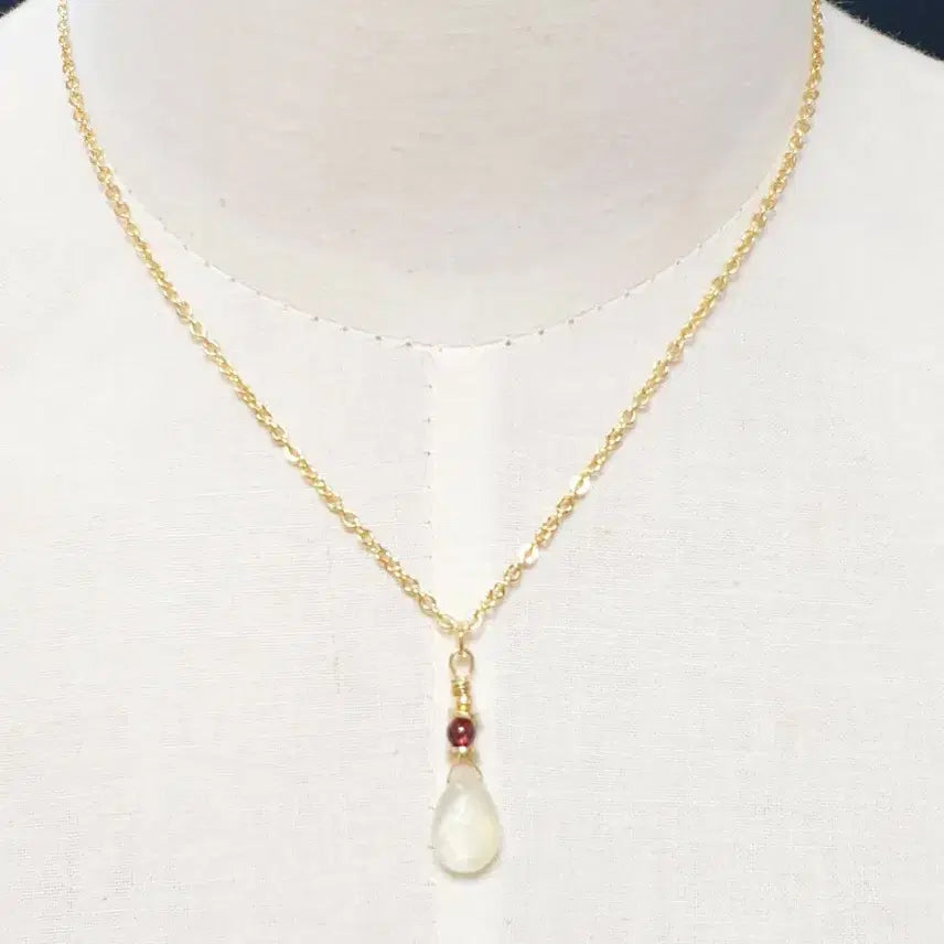 [BUNJANG] Green Grape Prehnite Raw Stone Necklace / 청포도 프레나이트 원석 목걸이
