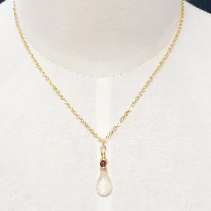 [BUNJANG] Green Grape Prehnite Raw Stone Necklace / 청포도 프레나이트 원석 목걸이