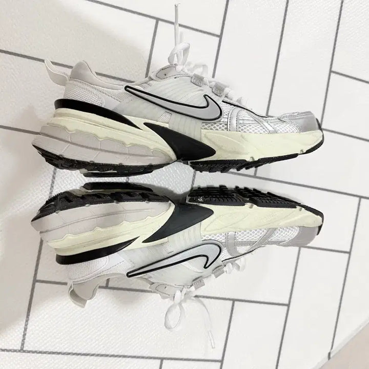 [BUNJANG] Nike V2K Run Summit White Women&