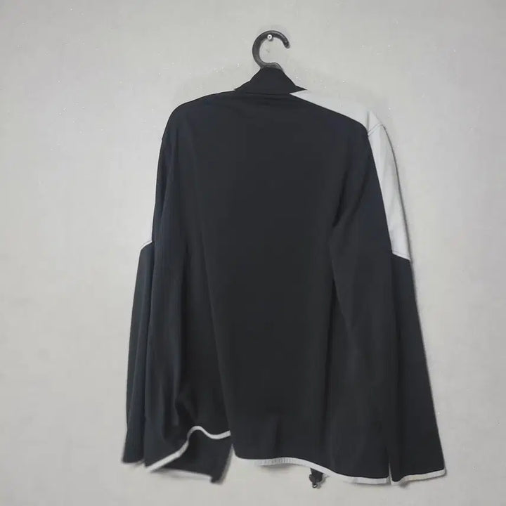 [BUNJANG] Under Armour Colorblock Zip-Up Jacket / 언더아머 블랙 화이트 배색 집업 자켓
