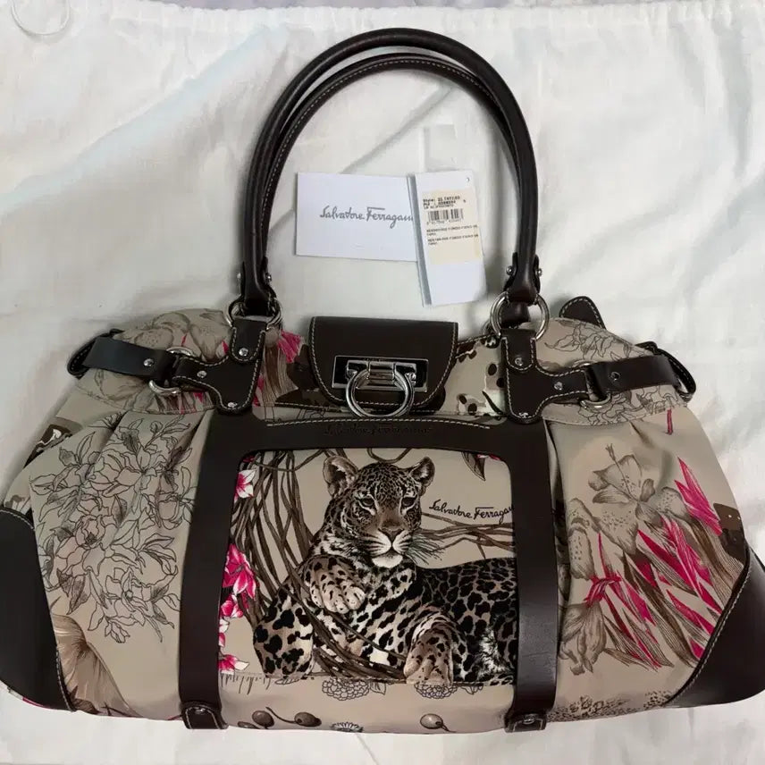 [BUNJANG] Salvatore Ferragamo Savannah Animal Flap Tote Bag / 살바토레 페라가모 백