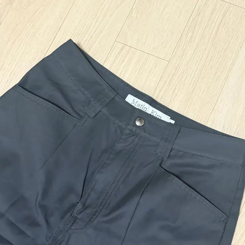 [BUNJANG] Matinkim Knee Point Tuck Wide Pants Charcoal / (새상품) 마뗑킴 KNEE POINT TUCK WIDE PANTS