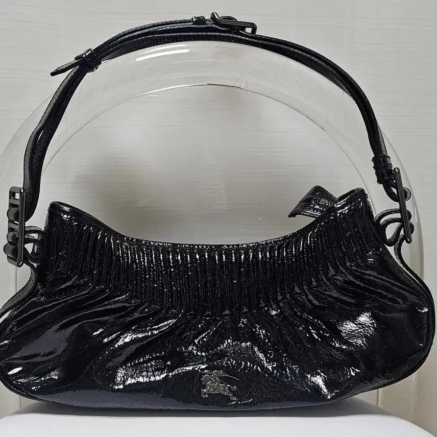 [BUNJANG] Burberry Black Lambskin Patent Pleats Small Hobo Shoulder Bag / [버버리] 블랙 램스킨 페이던트 플리츠 스몰 호보 숄더백