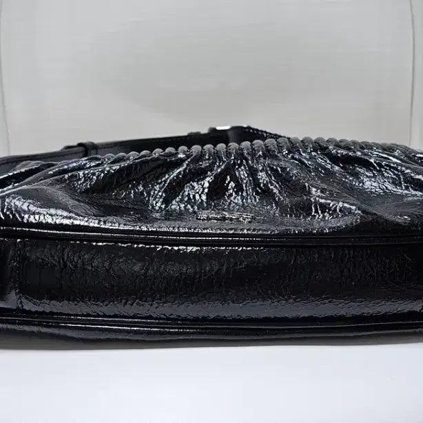 [BUNJANG] Burberry Black Lambskin Patent Pleats Small Hobo Shoulder Bag / [버버리] 블랙 램스킨 페이던트 플리츠 스몰 호보 숄더백