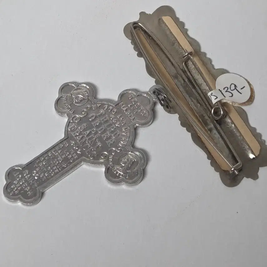 [BUNJANG] 1930s Catholic Cross Badge - Jesus and Mary Engraved Metal Emblem / 1930년대 가톨릭 십자가 뺏지 금속 천주교 예수님 성모마리아 십자가 앤