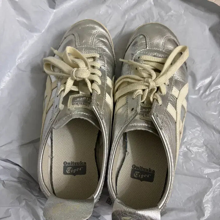 [BUNJANG] Onitsuka Tiger Mexico 66 Silver Sneakers (240mm) / 오니츠카 타이거 맥시코 66 실버 240