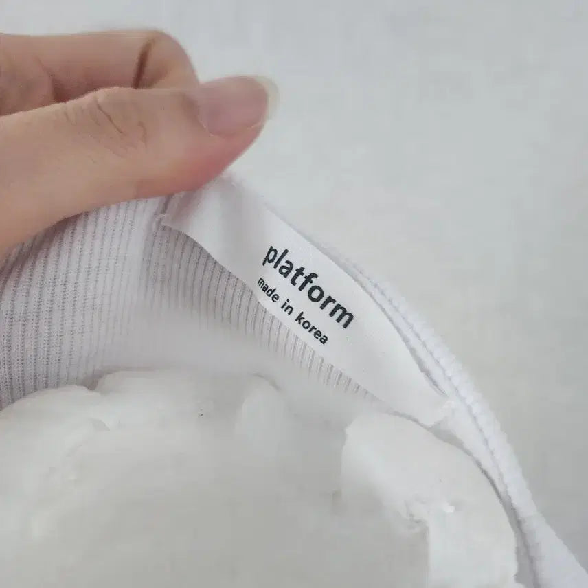 [BUNJANG] Platform White Cropped T-Shirt / 플랫폼 화이트 크롭티 새상품