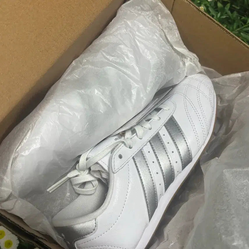 [BUNJANG] Adidas Taekwondo Race Cloud White Silver Metallic Shoes / 아디다스 태권도 레이스 클라우드 화이트 실버 메탈릭