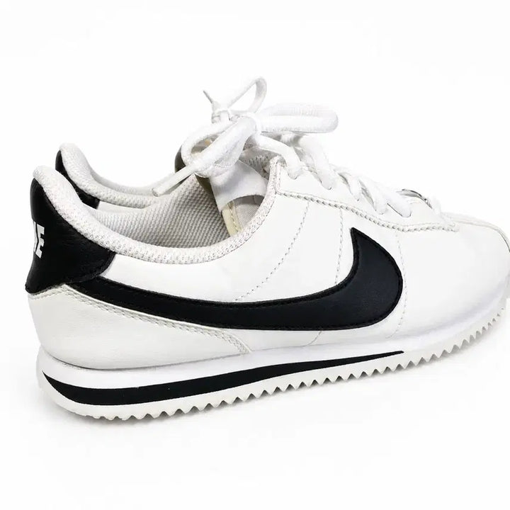 [BUNJANG] Nike Cortez White Sneakers (230mm) / (상태최상)나이키 코르테즈 화이트 230 실착 적음