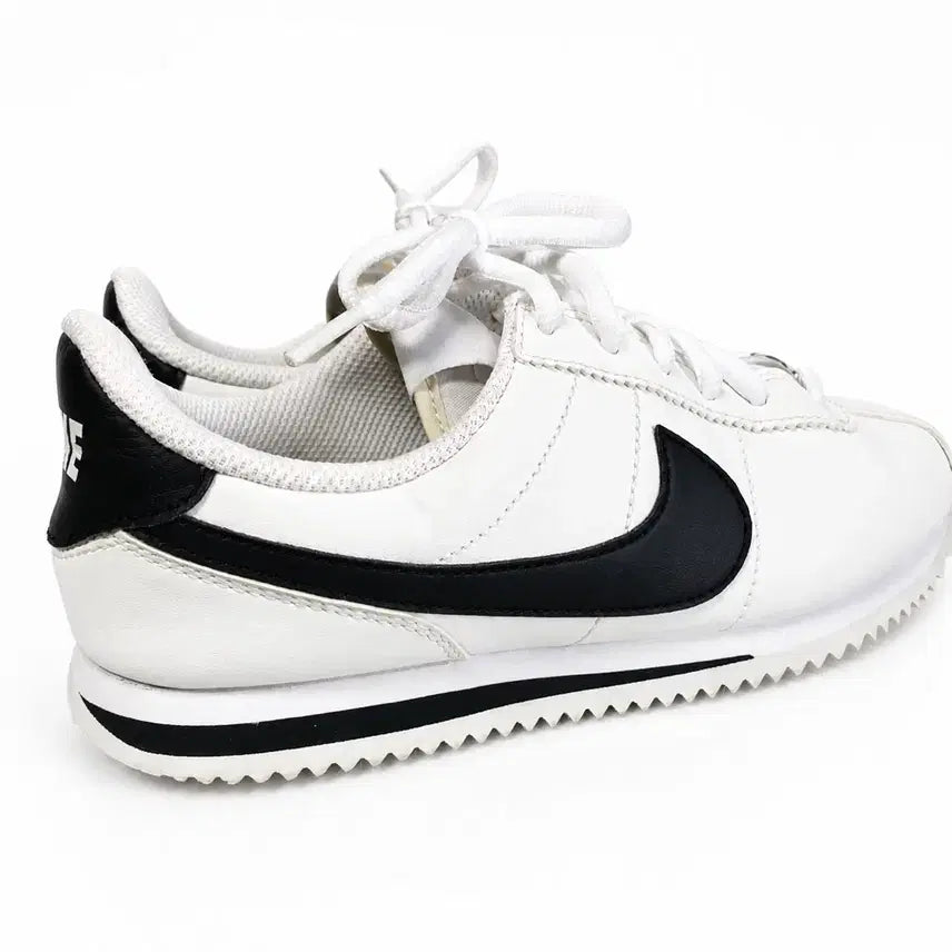 [BUNJANG] Nike Cortez White Sneakers (230mm) / (상태최상)나이키 코르테즈 화이트 230 실착 적음
