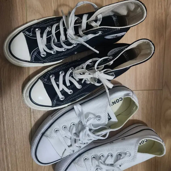 [BUNJANG] Converse Chuck Taylor All Star Black High Top &amp; White Low Top Sneakers (230mm) Bundle / 컨버스 척테일러 블랙 하이/화이트 로우 스니커즈 230 일괄 2켤레