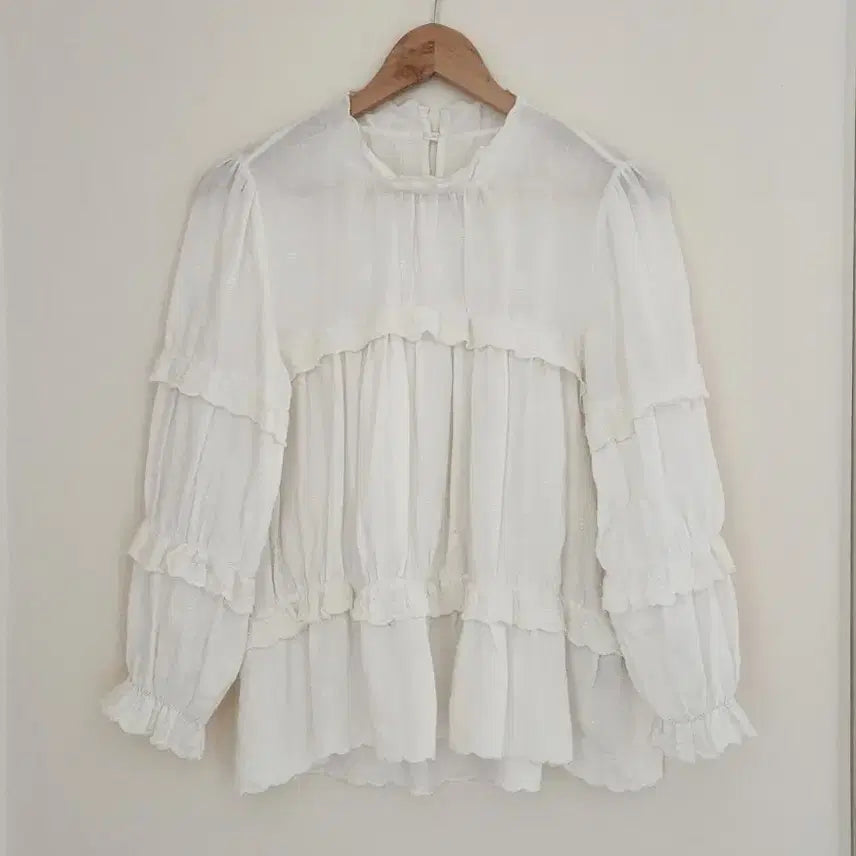 [BUNJANG] Isabel Marant Daniela White Linen Blouse (36) / 거의새옷)러블리한 이자벨마랑 린넨 다니엘라 화이트블라우스 (36)