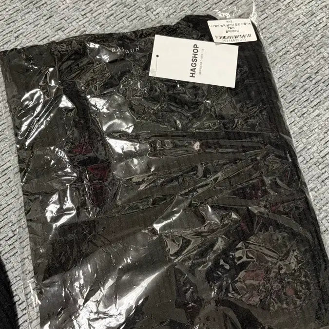 [BUNJANG] HAGSHOP Summer Thin Long Sleeve Knit Black Free Size / 학샵 썸머 살안타 얇은 긴팔니트 블랙 프리 남성