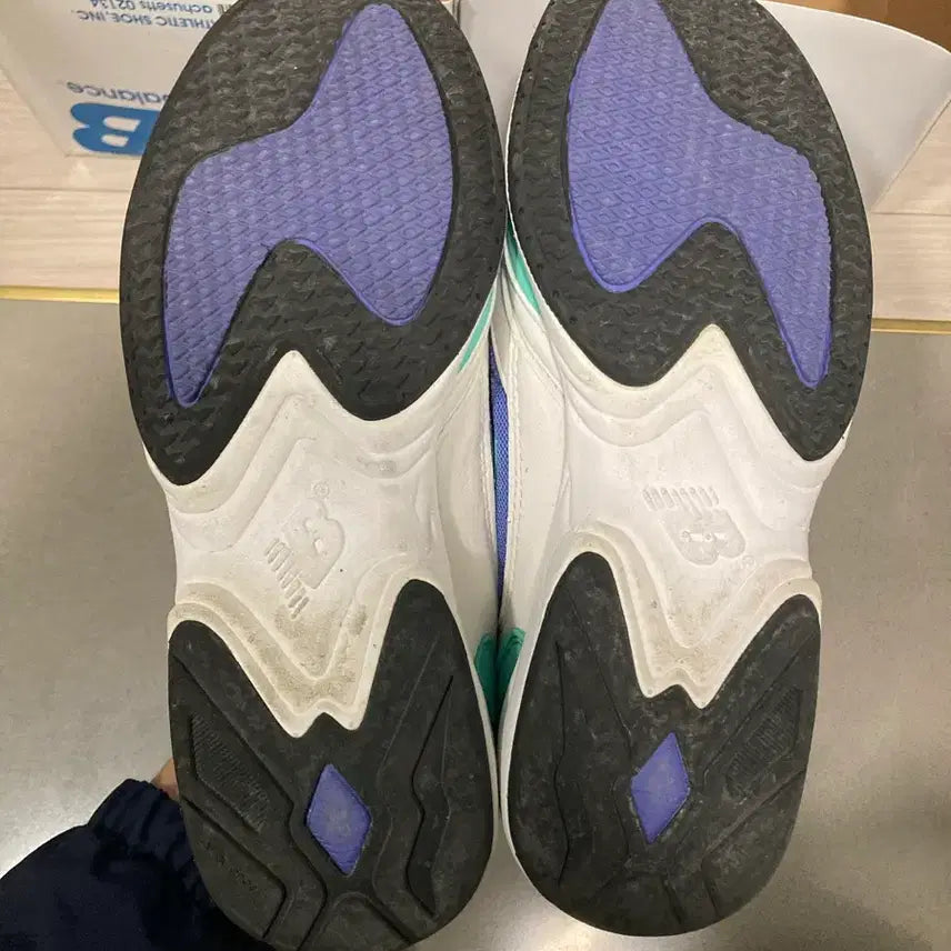 [BUNJANG] New Balance 205 Sneakers (260mm) / 뉴발란스205 260mm
