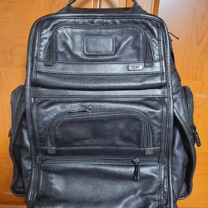 [BUNJANG] Tumi Leather Backpack Black / TUMI 가죽 백팩 블랙 남성용