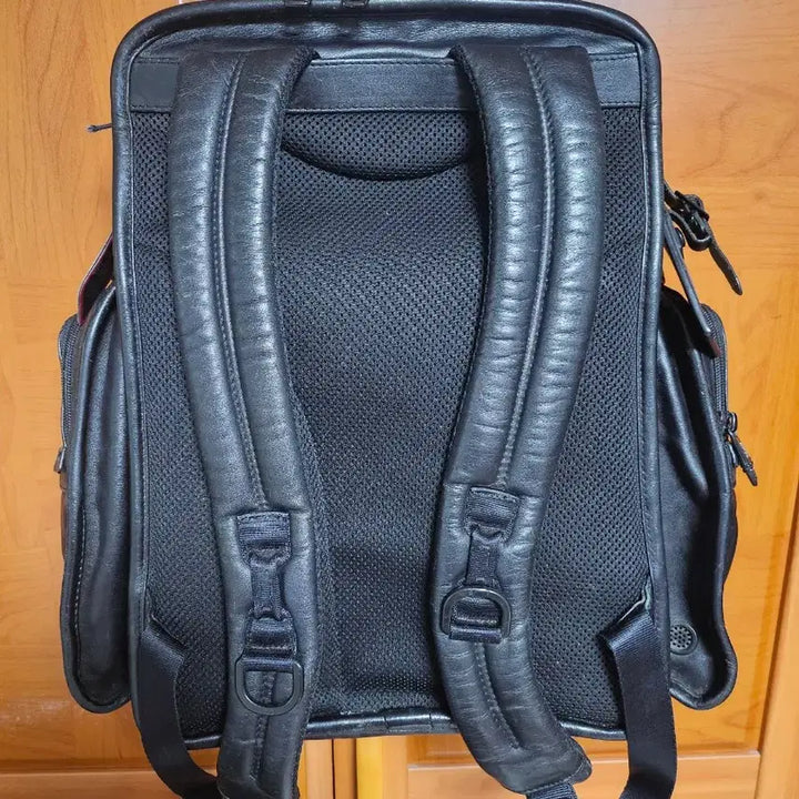 [BUNJANG] Tumi Leather Backpack Black / TUMI 가죽 백팩 블랙 남성용