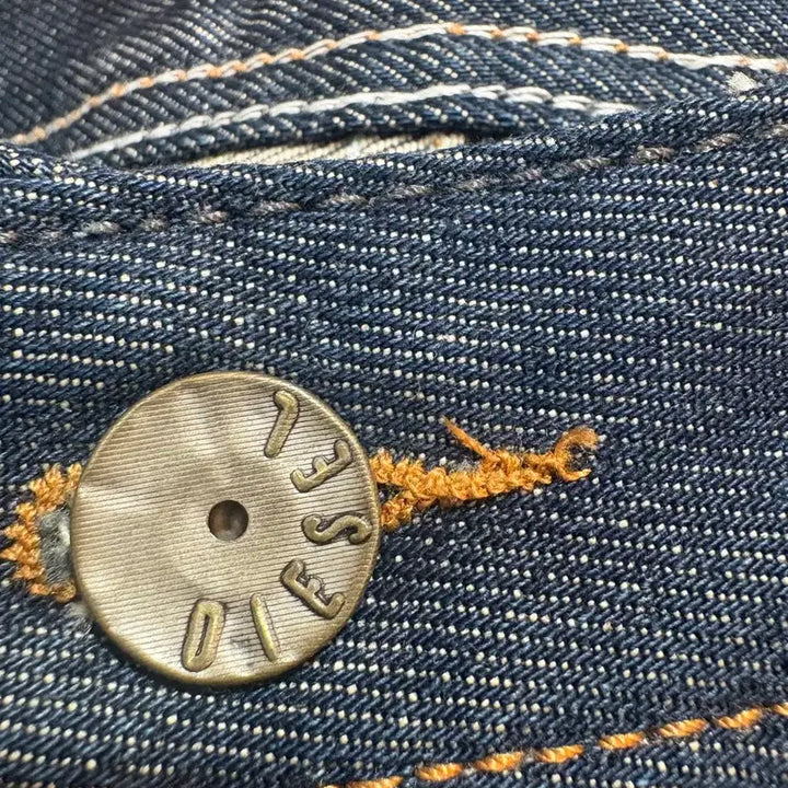 [BUNJANG] Diesel Black Regular Straight Fit Denim Jeans / 디젤 블랙 레귤러스트레이트핏데님 청바지