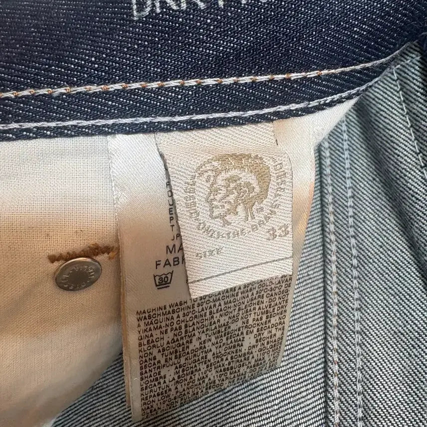 [BUNJANG] Diesel Black Regular Straight Fit Denim Jeans / 디젤 블랙 레귤러스트레이트핏데님 청바지