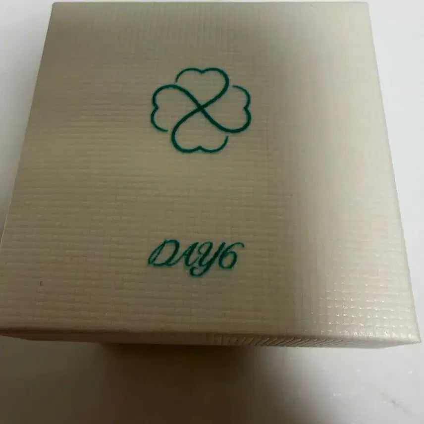 [SOLD OUT] 데이식스 마데링