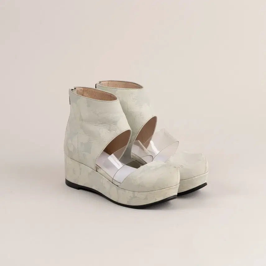 [BUNJANG] Flat Apartment Hanbok Motif Summer Wedge Heels 240 / 플랫아파트먼트 한복 신발 모티브 여름 웨지힐 240
