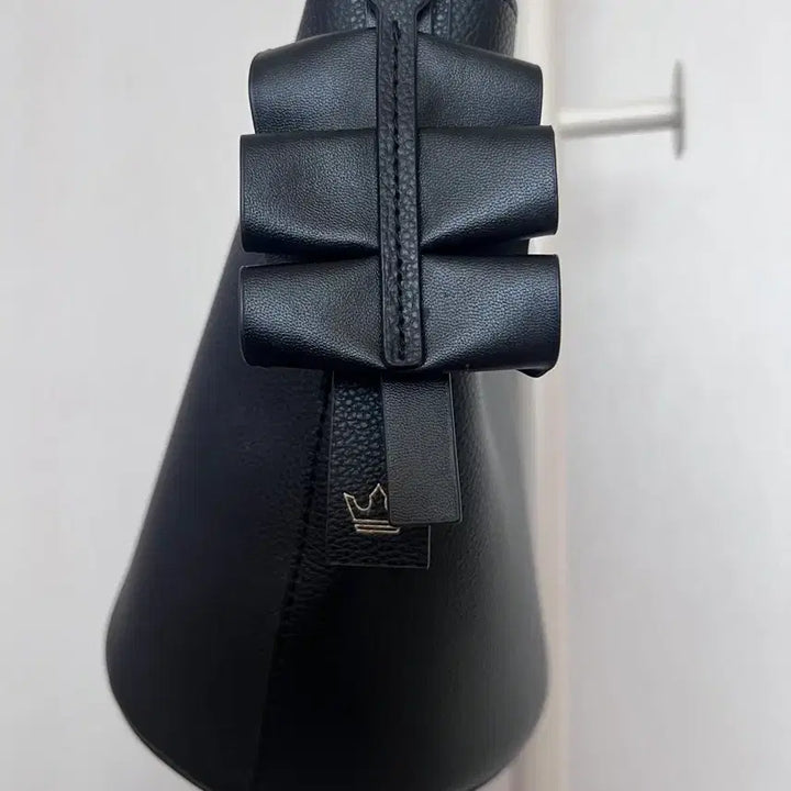 [BUNJANG] J.ESTINA Black Ribbon Bucket Shoulder Bag / Cross Bag / 제이에스티나 블랙 버킷백 리본 숄더백/크로스백
