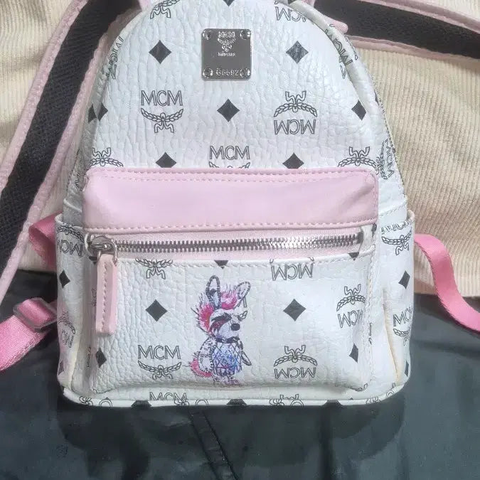 [BUNJANG] MCM Stark Rabbit Print Coated Small Backpack / MCM  스타크  비세토스  래빗~~  프린트  코팅  스몰 백팩:최저가
