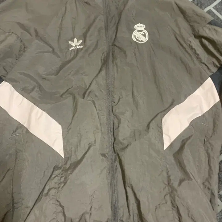 [BUNJANG] Adidas Real Madrid Windbreaker Jacket / 아디다스 레알마드리드 바람막이