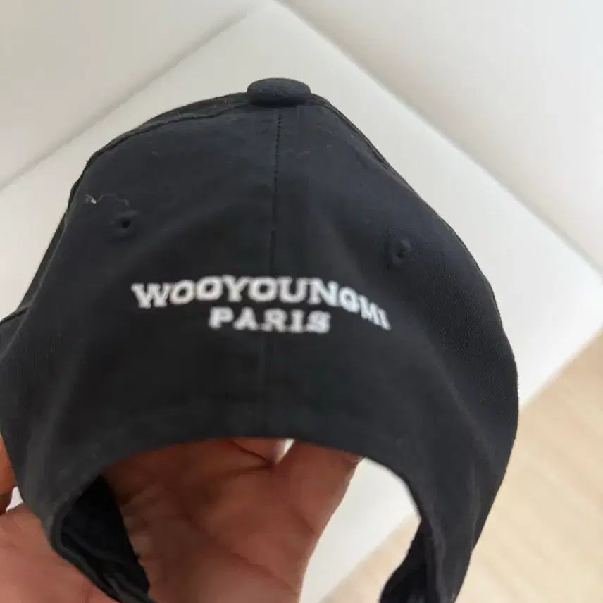 [BUNJANG] Wooyoungmi Black Logo Embroidered Baseball Cap / (마지막 가격인하)우영미 볼캡