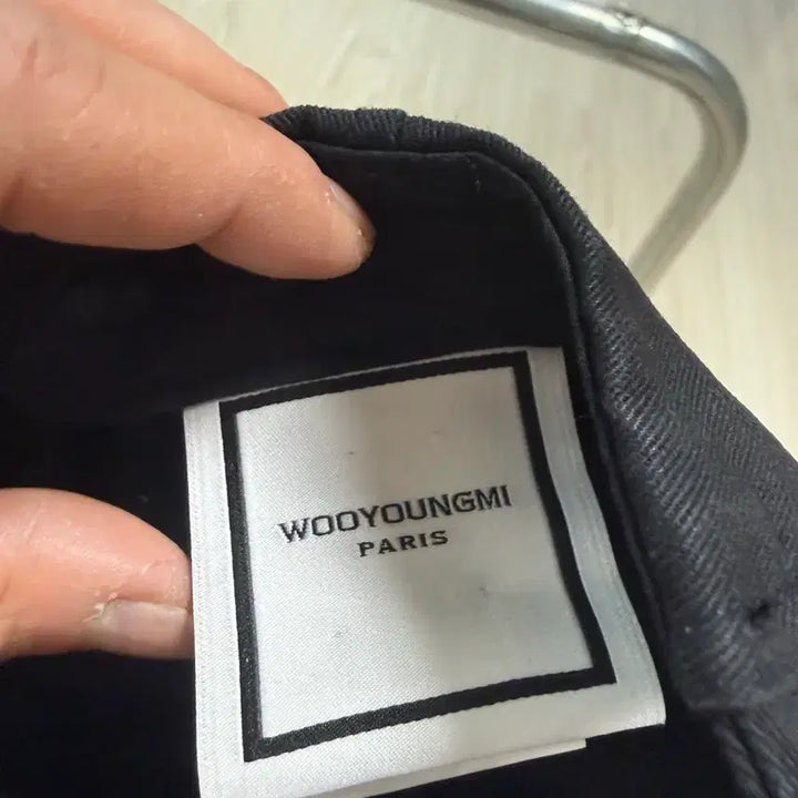 [BUNJANG] Wooyoungmi Black Logo Embroidered Baseball Cap / (마지막 가격인하)우영미 볼캡