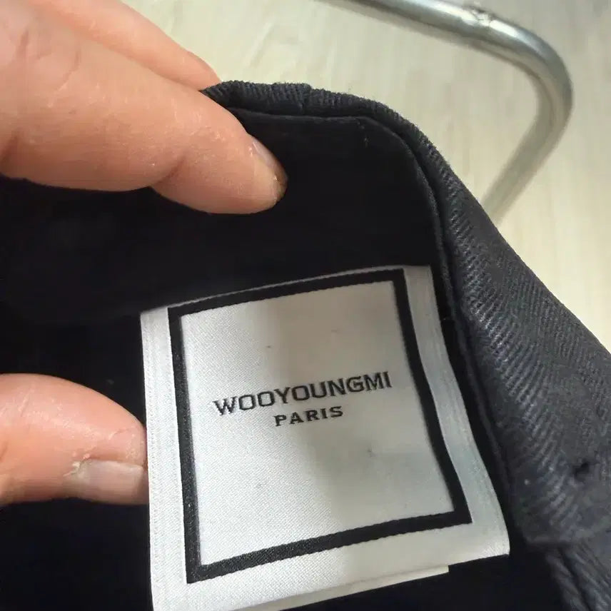 [BUNJANG] Wooyoungmi Black Logo Embroidered Baseball Cap / (마지막 가격인하)우영미 볼캡