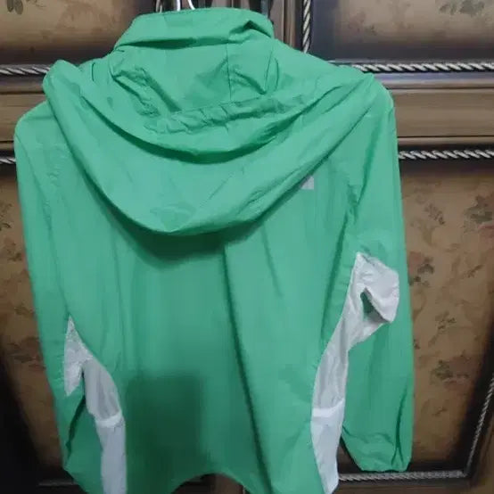[BUNJANG] The North Face Green Hooded Windbreaker Jacket / 노스페이스 그린 바람막이 후드 자켓