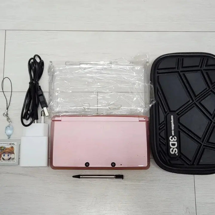 [SOLD OUT] 가격할인 (포뱅,특별체험판등) 닌텐도 3DS 핑크 셋트 판매합니다