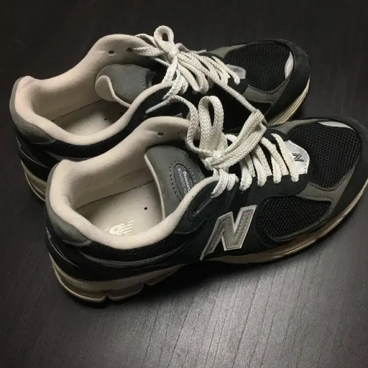 [BUNJANG] New Balance 2002R Vintage Black Sneakers (270) / 뉴발란스 2002R 빈티지블랙 270