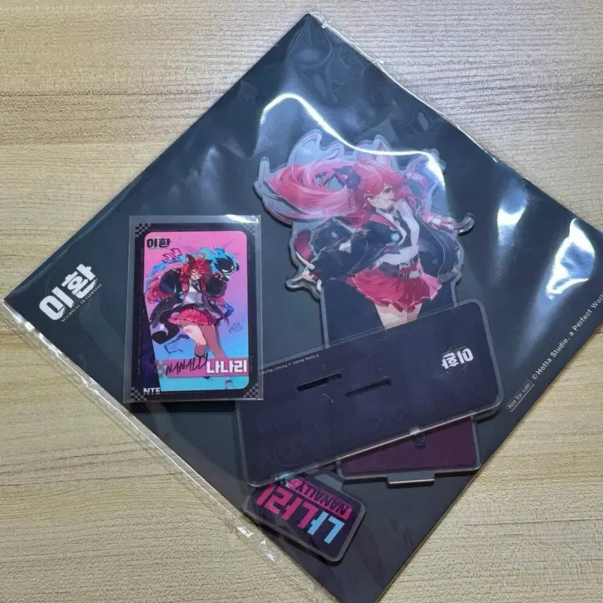 [SOLD OUT] 미개봉) 이환 팝업 굿즈 나나리 포카 + 아크릴스탠드 판매 합니다