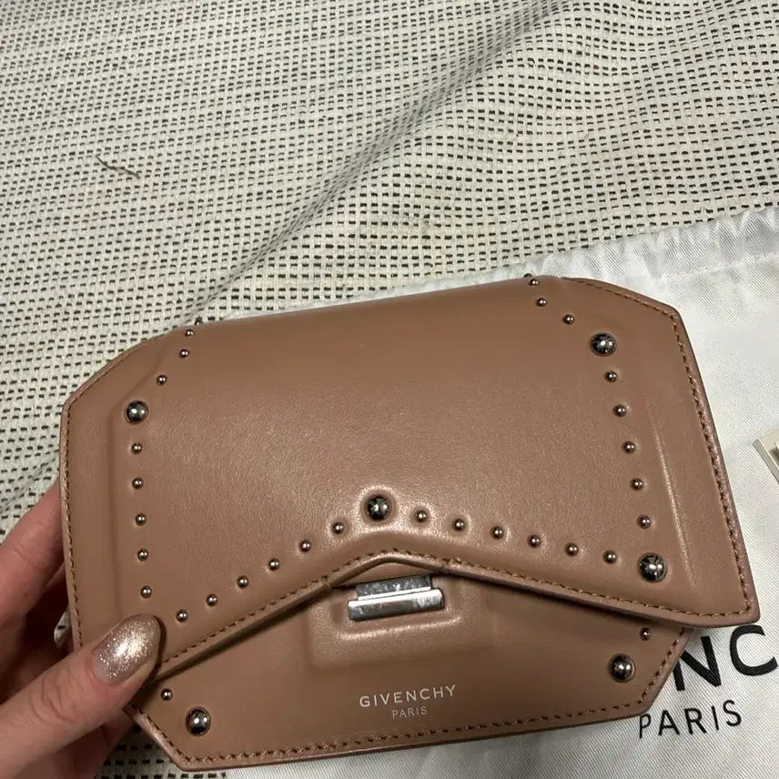 [BUNJANG] Givenchy Bow Bag Crossbody Bag / 지방시 보우백 크로스백
