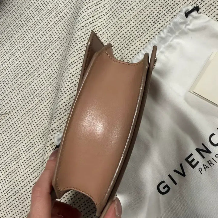[BUNJANG] Givenchy Bow Bag Crossbody Bag / 지방시 보우백 크로스백