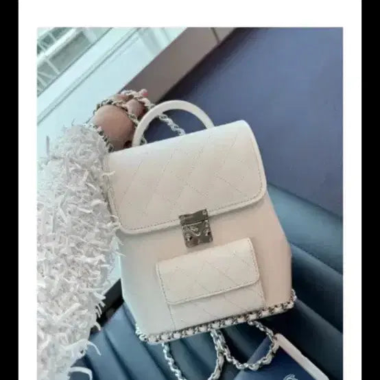 [BUNJANG] MYEYEKO Audrey White Chain Backpack / MYEYEKO 오드리 화이트 체인 백팩