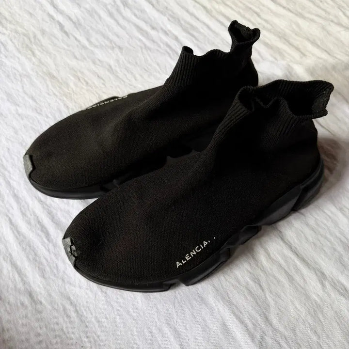 [BUNJANG] Balenciaga Speedrunner Black / 발렌시아가 스피드러너 블랙