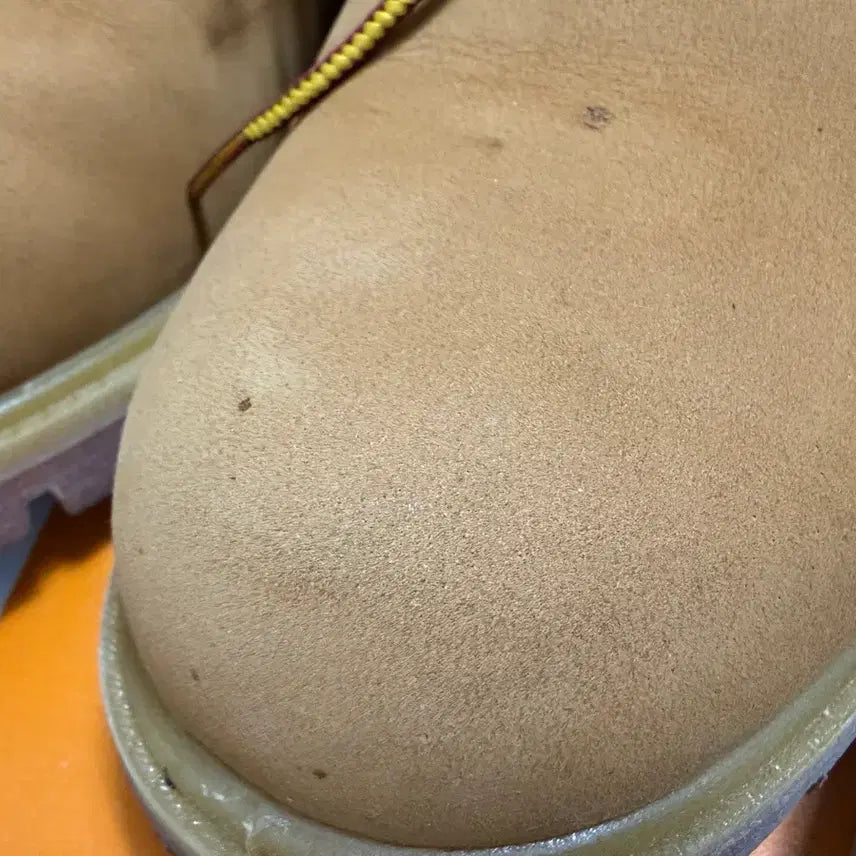 [BUNJANG] Timberland Premium 6-Inch Waterproof Boots Wheat Nubuck Wide / 팀버랜드 프리미엄 6인치 워터프루프 부츠 위트 누벅 - 와이드 265