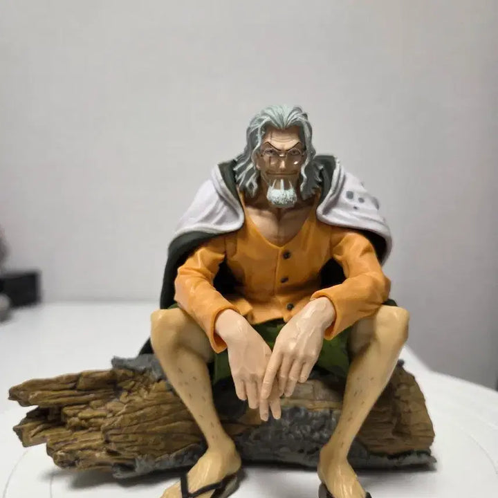 [BUNJANG] Banpresto Creator x Creator Monkey D. Rayleigh Seated Log Statue Figure / 원피스 레일리 통나무 좌상(노박스 레어)