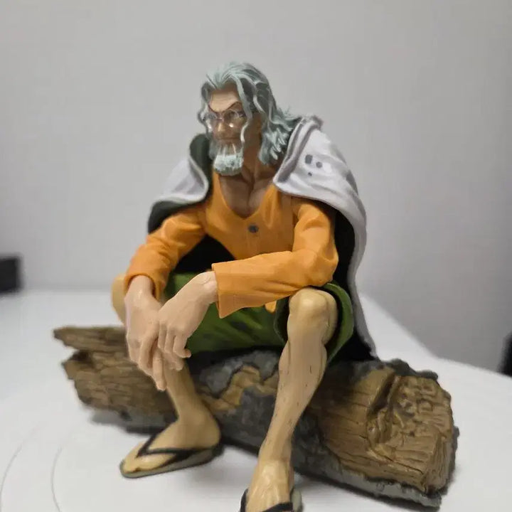 [BUNJANG] Banpresto Creator x Creator Monkey D. Rayleigh Seated Log Statue Figure / 원피스 레일리 통나무 좌상(노박스 레어)