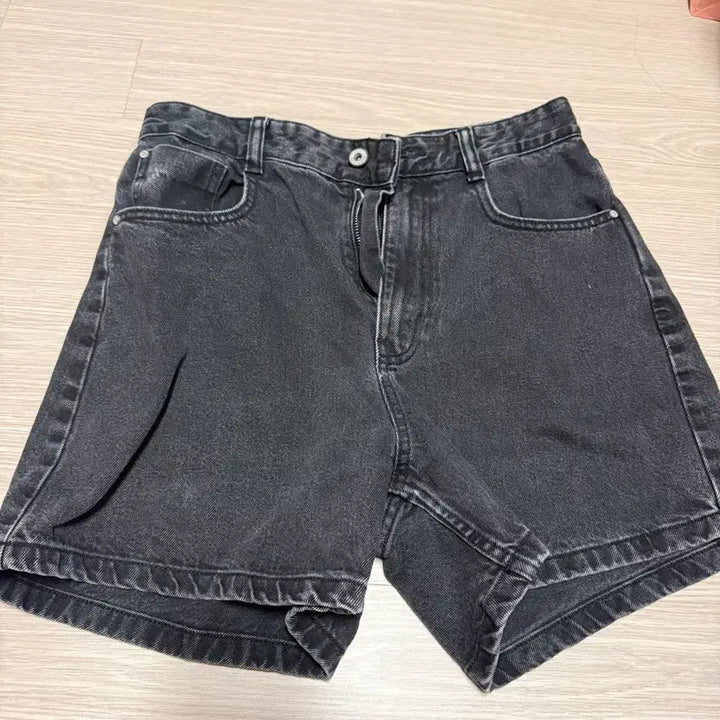 [BUNJANG] ZARA TRF Collection Black Denim Shorts / 자라 TRF 컬렉션 블랙 데님 쇼츠 팬츠 40