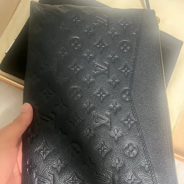 [BUNJANG] Louis Vuitton Empreinte Black Clutch / 루이비통 앙프렝뜨 클러치 블랙