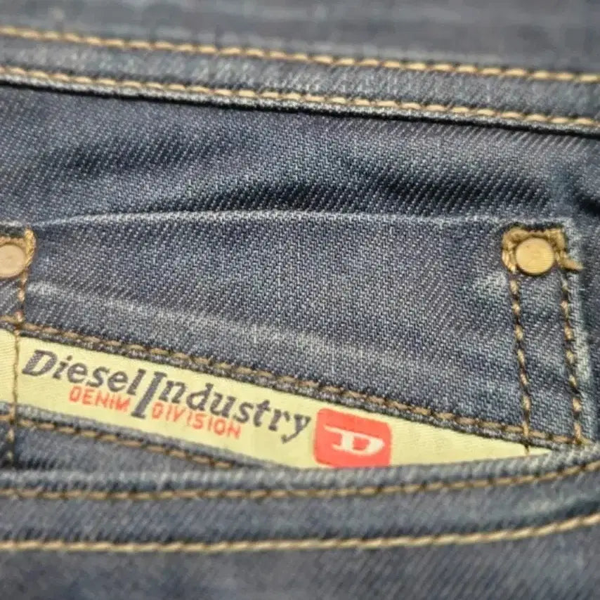 [BUNJANG] Diesel Tapa H Slim Carrot Jeans (W28) / 디젤 데님 청바지 28"