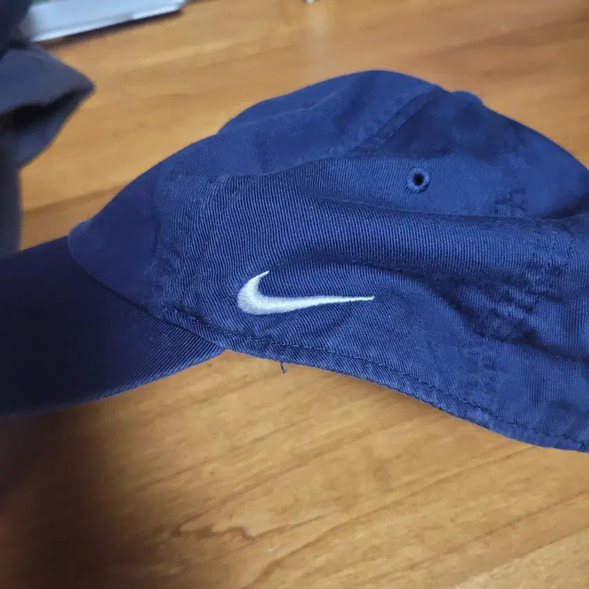 [BUNJANG] Nike Swarovski Cap / 나이키 스왈로브스키 모자(꾸티뉴 착용)