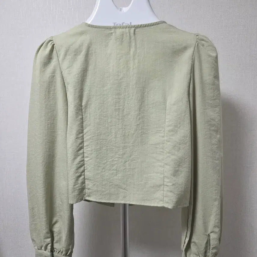 [BUNJANG] Boo and Judy Green Blouse / [부루앤쥬디]연두 블라우스
