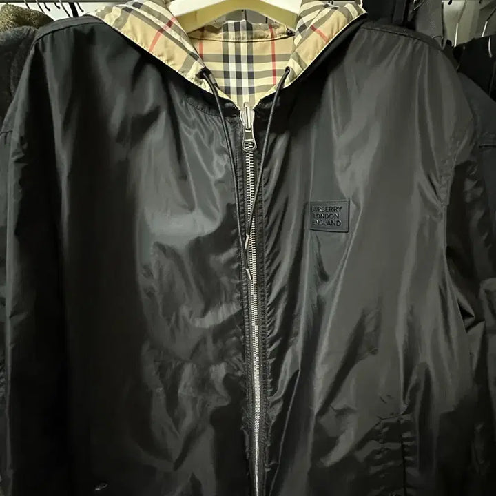 [BUNJANG] Burberry Reversible Windbreaker Jacket L / [새상품급 L]버버리 리버시블 빈티지 체크 후드 자켓 아카이브 베이지