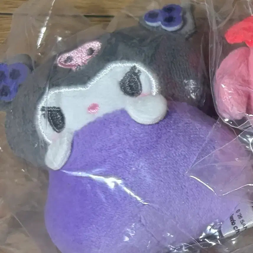 [BUNJANG] Sanrio Scented Fruit Mochi Gacha Kuromi / 산리오 향기나는 과일모찌 가챠 쿠로미